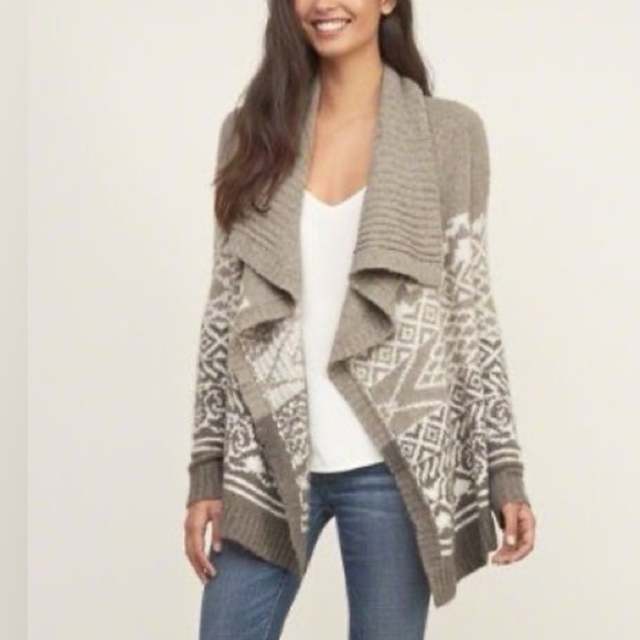 Abercrombie & Fitch Cozy Gray and Cream Women's Sweater - Picture 5 of 5